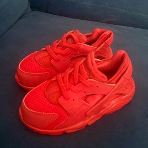 Nike Huarache Run - Toddler Size 9C - Red/Red/Red